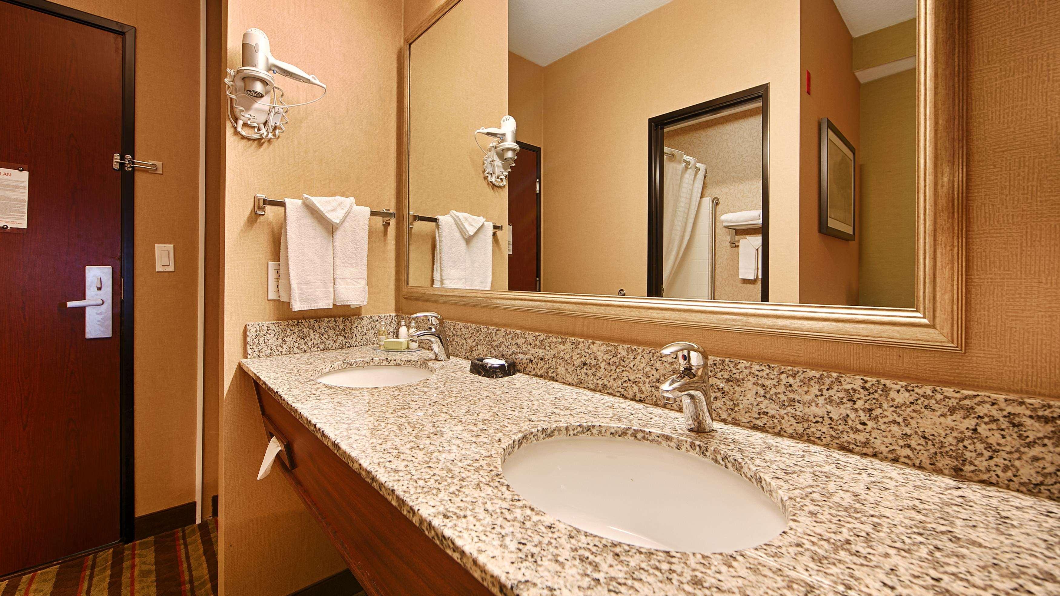Best Western Wilsonville Inn & Suites Bagian luar foto