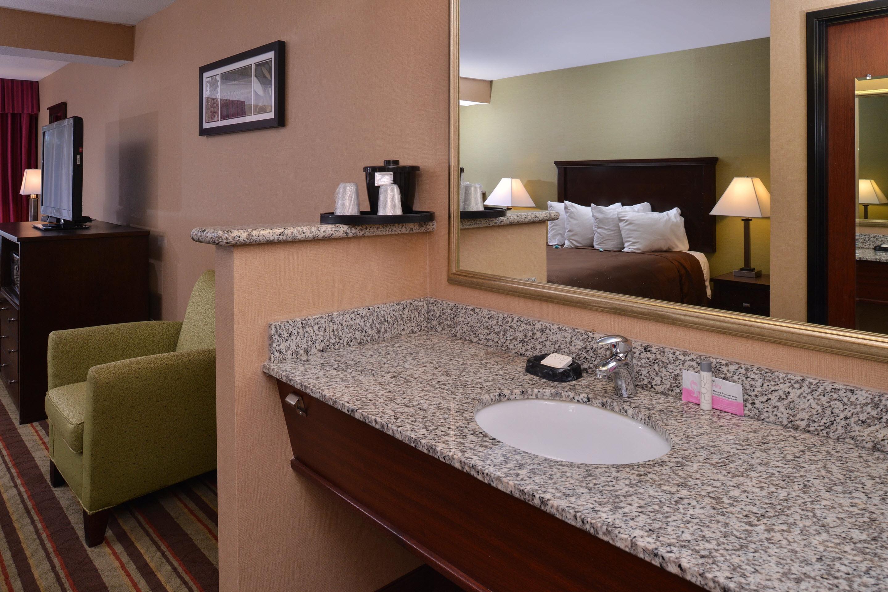 Best Western Wilsonville Inn & Suites Bagian luar foto